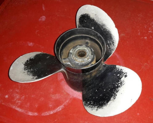 ขายใบจักร mercury 150-200hp dia.14.5 in. 17 p RH