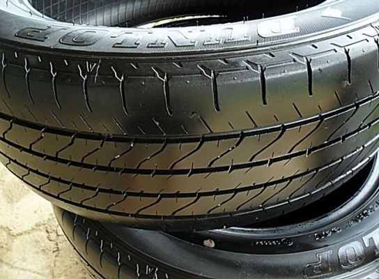 ยางขอบ17 ดันล็อป 215-55-R17ลงพื้นปลายปี13(4เส้น3,600บ) ยางขอบ17 ดันล็อป 215-55-R17ลงพื้นปลายปี13(4เส้น3,600บ)