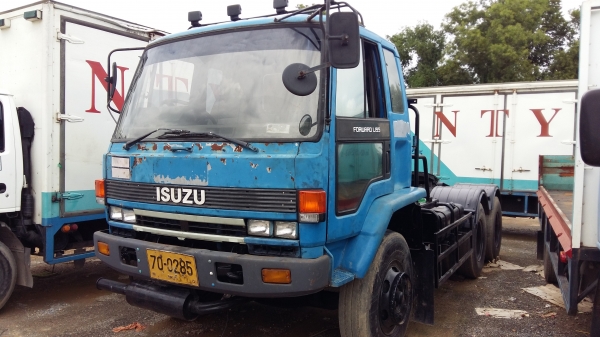 มีอยู่ 2 คัน ครับ ขายด่วนครับ หัวลาก ISUZU ROCK 240 รถขับได้ทุกคันครับ ปลดราวาง จากบริษัทครับ คุณ ลัดดา กำแพงเพชร จอง Rock ทบ.70 0285