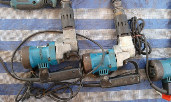 ตัวสกัดคอนกรีตมากีตาแถมดอก