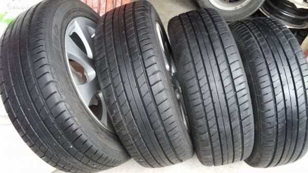 ล้อมาสด้า2 ขอบ15 สวยๆ ยางสวย 185 55 15 ล้อมาสด้า2 ขอบ15 สวยๆ ยางสวย 185 55 15