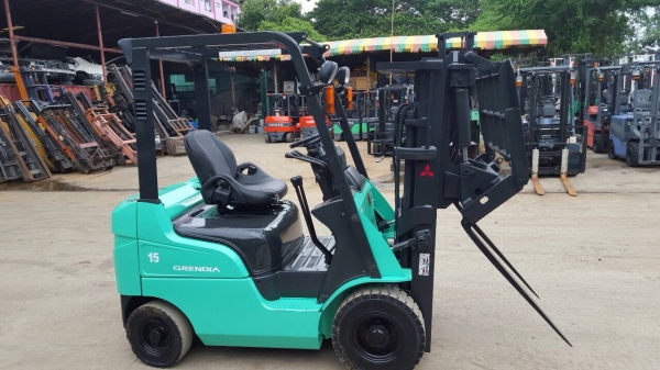 รถยก MITSUBISHI 1.5 ตัน เสาสูง 4.50 เมตร เครื่องดีเซล เกียร์ธรรมดา งาเทได้