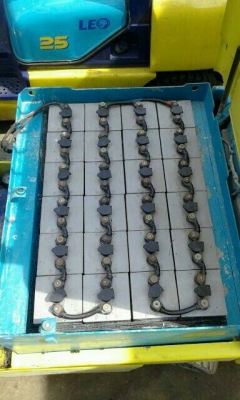 รถยกไฟฟ้า KOMATSU FB25EX5 น้ำหนักยก 2.5 ตัน เสาสูง 3 เมตรเข้าตู้