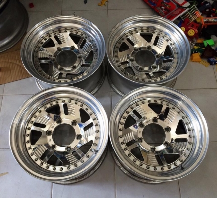 ขายล้อ 2 ชิ้นแท้ ขอบ 15x8" ET0 6/139.7 สวยๆ ประมูลจากญี่ปุ่น