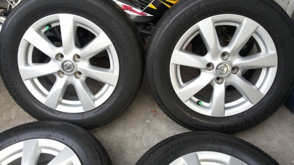 แม็ก Nissan Amela ขอบ15 ยางบริสโตน 185 65 15 ปี13 แม็ก Nissan Amela ขอบ15 ยางบริสโตน 185 65 15 ปี13