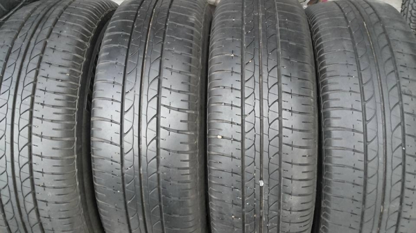 แม็ก Nissan Amela ขอบ15 ยางบริสโตน 185 65 15 ปี13 แม็ก Nissan Amela ขอบ15 ยางบริสโตน 185 65 15 ปี13