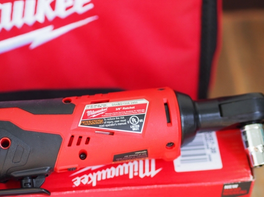 บล็อกก๊อกแก๊กไฟฟ้าไร้สาย Milwaukee M12 2415-70 หัวขนาด 3/8" พร้อมแท่นชาร์จและแบ็ต