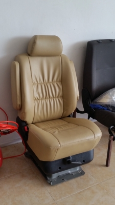 ขายเบาะรถตู้เวนจูรี่ คู่หลังขับ