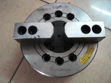 ขายหัวจับไฮดรอลิคเคลื่องกลึง CNC 2 ฟันจับ 4 นิ้ว