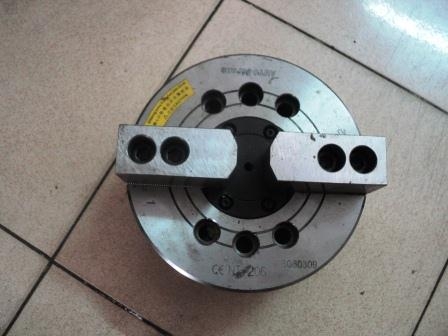 ขายหัวจับไฮดรอลิคเคลื่องกลึง CNC 2 ฟันจับ 4 นิ้ว