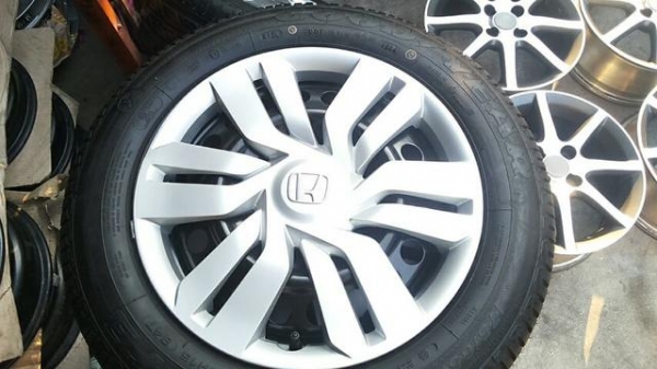 ล้อกะทะ jazz city ขอบ15 รถออกปลายเดือนพฤษภาคม ยาง goodyear 175 65 15 ปียาง2016