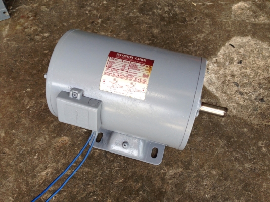 ขายมอเตอร์ mitsubishi 0.5HP. 220V ไฟบ้าน สภาพสวยเดิมๆ ไม่เคยพัน ทำสีใหม่อย่างเดียว พร้อมใช้งานครับ