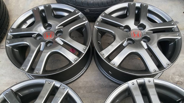 ล้อ Honda jazz ขอบ15 4รู100 สีรมดำใหม่ สวยๆ