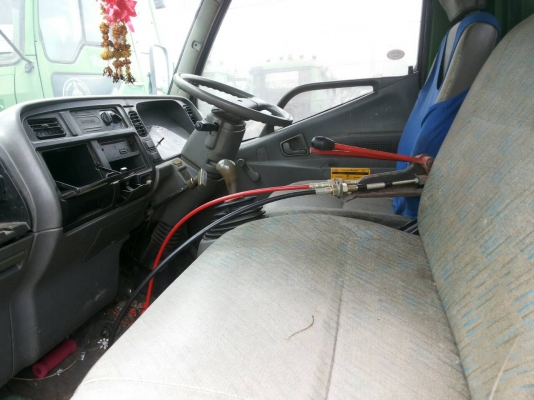 รถบรรทุก 4 ล้อใหญ่ MITSUBISHI ปี 50  พร้อมถังและชุดดั๊มพ์ ราคา 285,000 บ.