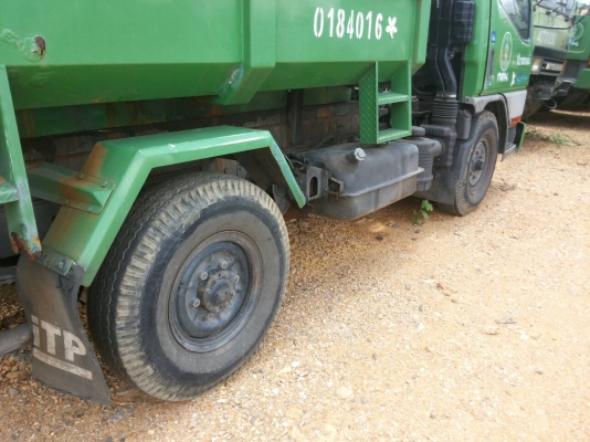 รถบรรทุก 4 ล้อใหญ่ MITSUBISHI ปี 50  พร้อมถังและชุดดั๊มพ์ ราคา 285,000 บ.