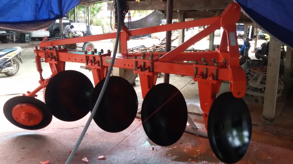 ขายผานบุกเบิกไทเฮงหลีไบ24นิ้วใส่คูโบต้าM90ขึ้นไป หรือจะใส่กับรถไถฟอร์ด6640ก็ได้ครับผาน4 ราคา38500บาท สนใจโทร0813655997อำพร พาเจริญ