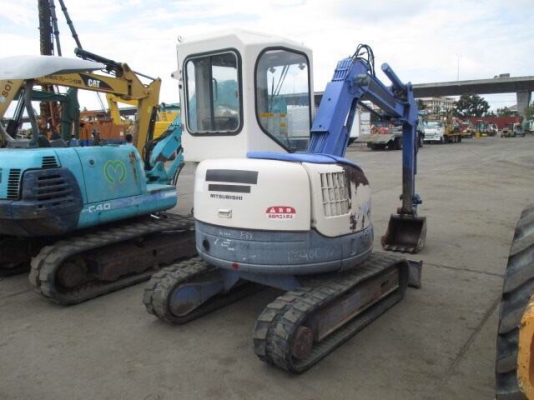 ขายรถขุด MITSUBISHI  MM3O SR  มีเอกสารอินวอย โทร นิวส์ 083-4953407