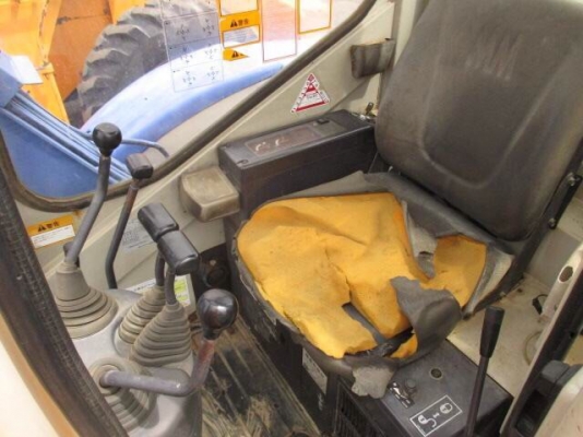 ขายรถขุด MITSUBISHI  MM3O SR  มีเอกสารอินวอย โทร นิวส์ 083-4953407