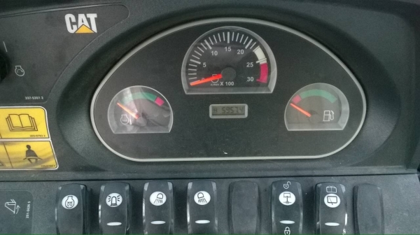 ขายรถตักหน้า-ขุดหลัง ขับเคลื่อน 4 ล้อ สภาพดี 90\% ใช้งานได้ พร้อมเล่มทะเบียน