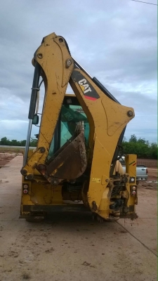 ขายรถตักหน้า-ขุดหลัง ขับเคลื่อน 4 ล้อ สภาพดี 90\% ใช้งานได้ พร้อมเล่มทะเบียน