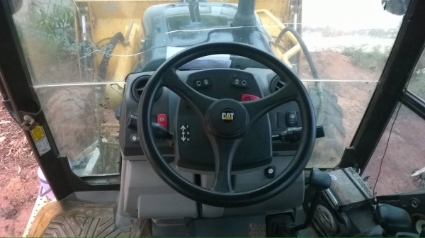 ขายรถตักหน้า-ขุดหลัง ขับเคลื่อน 4 ล้อ สภาพดี 90\% ใช้งานได้ พร้อมเล่มทะเบียน