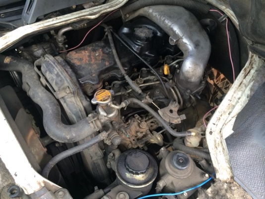 รถตู้หลังคาเตี้ย เดิมๆ เครืองดีเซล พวงมาลัยเพาเวอร์ ไม่แพง