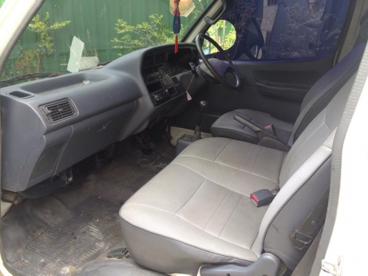 รถตู้หลังคาเตี้ย เดิมๆ เครืองดีเซล พวงมาลัยเพาเวอร์ ไม่แพง