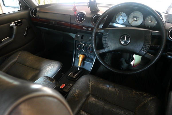 ขาย Benz 300D ดีเซล ออโต้ ขับดีมาก ขาย Benz 300D ดีเซล ออโต้ ขับดีมาก