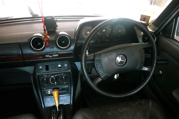 ขาย Benz 300D ดีเซล ออโต้ ขับดีมาก ขาย Benz 300D ดีเซล ออโต้ ขับดีมาก