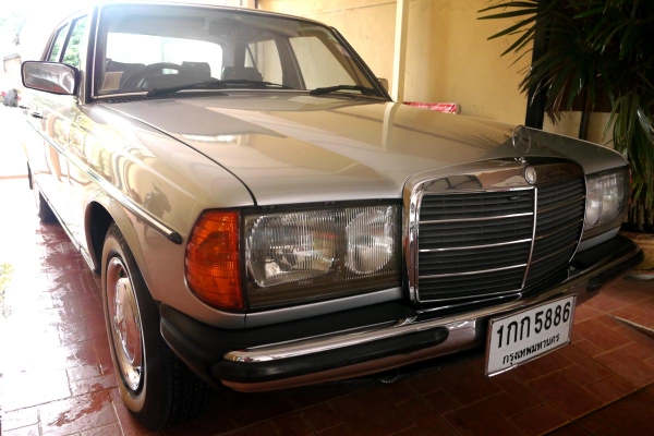 ขาย Benz 300D ดีเซล ออโต้ ขับดีมาก ขาย Benz 300D ดีเซล ออโต้ ขับดีมาก