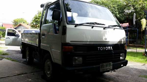 ขายTOYOTA สี่ล้อเล็กรถประกอบ