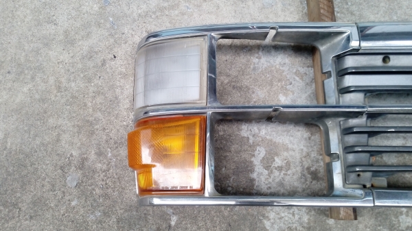 ขาย กระจังหน้ารถตู้ toyota hiace lh51 ขาย กระจังหน้ารถตู้ toyota hiace lh51