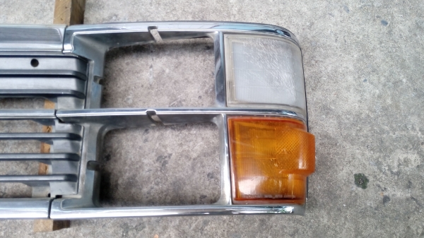 ขาย กระจังหน้ารถตู้ toyota hiace lh51 ขาย กระจังหน้ารถตู้ toyota hiace lh51