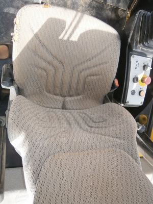 BW211D  #101582411093  ปี 2005 รถบด หน้าเหล็ก หลังยาง พื้นเรียบ