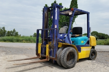 ขายด่วนรถยกKOMATSU FG25-12 ยก2.5ตันเสาสูง3เมตรยางหน้าคู้รถนอกนำเข้ายังไม่เคยใช้งานในเมืองไทยเลย=รุ่นใหม่ขายถูกๆๆ