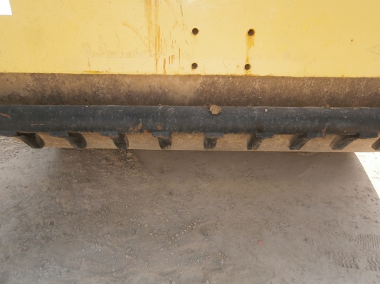 รถขุดบูมยาว 15 เมตร Kobelco SK200LC-3 #YQ-03105 เก่านอก จอดอยู่ที่บางปะอิน อยุธยา รถขุดบูมยาว 15 เมตร Kobelco SK200LC-3 #YQ-03105 เก่านอก จอดอยู่ที่บางปะอิน อยุธยา