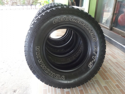 ยาง yokohama geolandar a/t-s 265/70/16 ดอกหนาเกือบเท่ายางใหม่