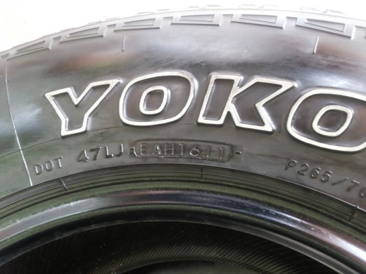 ยาง yokohama geolandar a/t-s 265/70/16 ดอกหนาเกือบเท่ายางใหม่