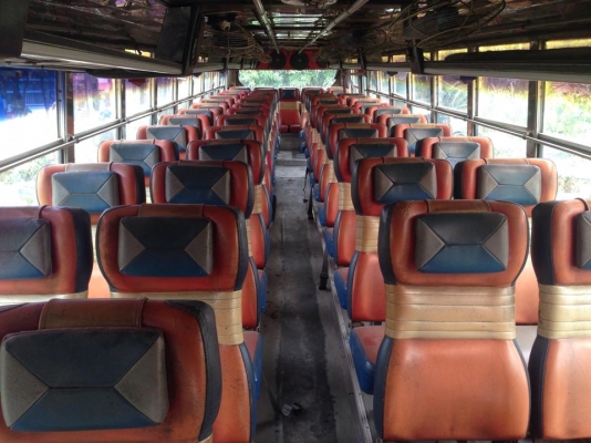 ขายรถบัส12 เมตร เครื่องนิสสันเทอร์โบ 270 แรง พัดลมแซสซีเบ็นช์54ที่นั่ง ทะเบียนขาดปี56 ต่อใหม่ได้เลยครับ ขายถูก 175000 บาท เครื่องดีแซสซีสวยครับมาลองขับดูก่อนครับ