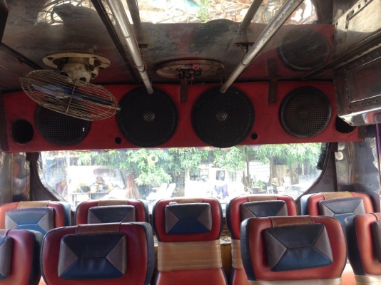 ขายรถบัส12 เมตร เครื่องนิสสันเทอร์โบ 270 แรง พัดลมแซสซีเบ็นช์54ที่นั่ง ทะเบียนขาดปี56 ต่อใหม่ได้เลยครับ ขายถูก 175000 บาท เครื่องดีแซสซีสวยครับมาลองขับดูก่อนครับ