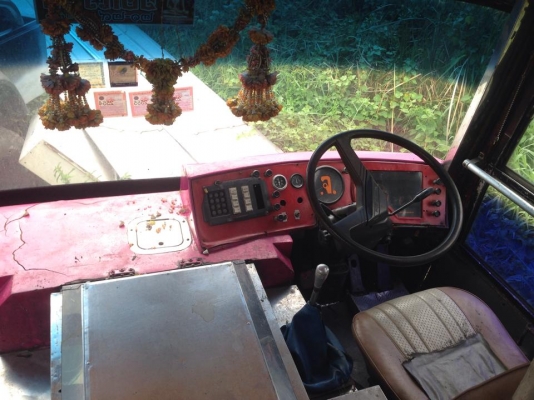 ขายรถบัส12 เมตร เครื่องนิสสันเทอร์โบ 270 แรง พัดลมแซสซีเบ็นช์54ที่นั่ง ทะเบียนขาดปี56 ต่อใหม่ได้เลยครับ ขายถูก 175000 บาท เครื่องดีแซสซีสวยครับมาลองขับดูก่อนครับ