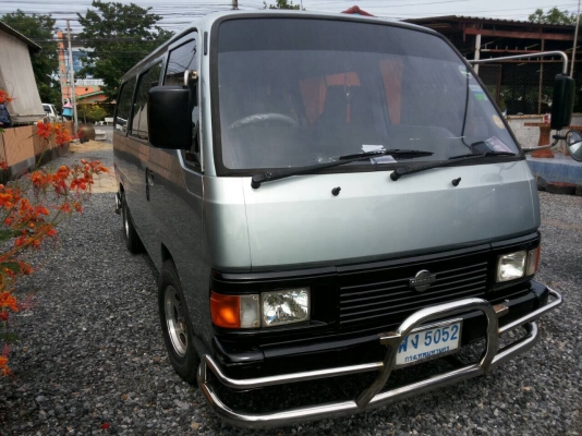 ขายรถตู้nissan urvan 2700cc ดีเชล ภายใน เบาะสี สวยไม่ช้ำ