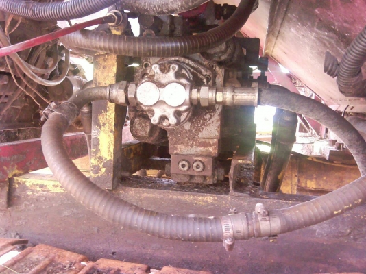 ขายรถเกี่ยวข้าวเกษตรพัฒนาแบบอุ่มสภาพพร้อมใช้เอกสารพร้อมสภาพ80\%สวยมาก