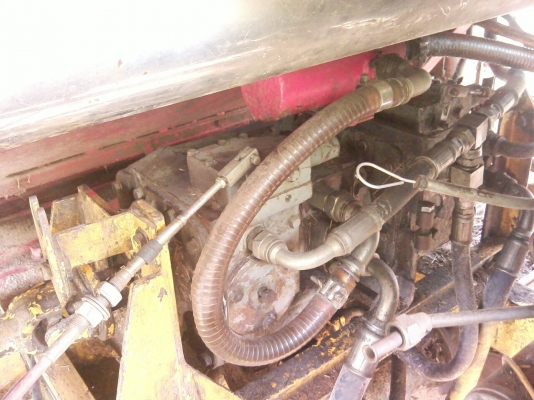 ขายรถเกี่ยวข้าวเกษตรพัฒนาแบบอุ่มสภาพพร้อมใช้เอกสารพร้อมสภาพ80\%สวยมาก