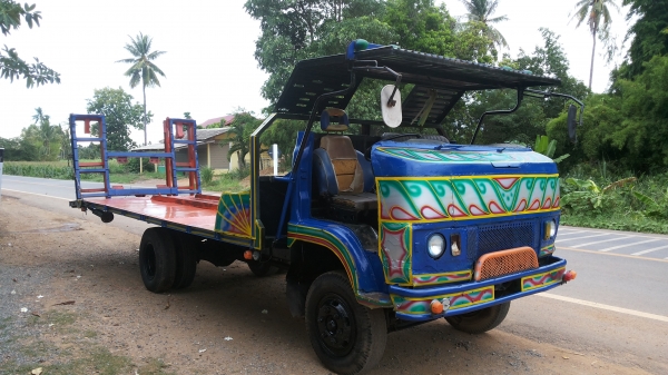 ขายรถบรรทุกหกล้อเครื่องดีมากคัชซีสวยสภาพใช้งานได้ดีส่งฟรีครับ