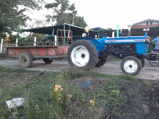 ขายใหม่ครับอีซากิ2810แรงรถสวยครับพร้อมเทนเลอเอาแค่65000งดต่อลองนะครับ