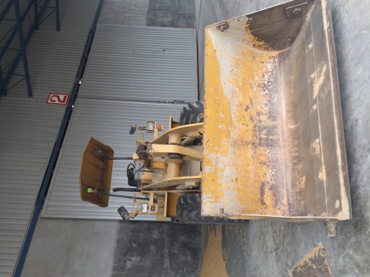 ขายรถตัก TCM 830 สภาพพร้อมใช้งาน