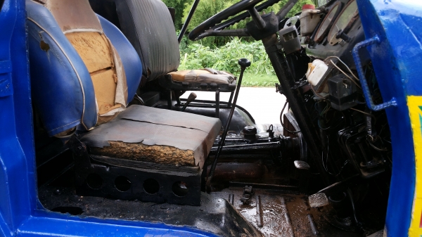 ืขายรถบรรทุกหกล้อhino,km100แรง240x560พร้อมใช้ส่งฟรี