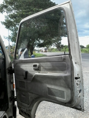 ขาย6ล้อNPR ติดเครน TADANO 2.5ตัน 3ปลอก2ชักรถเดิมๆ