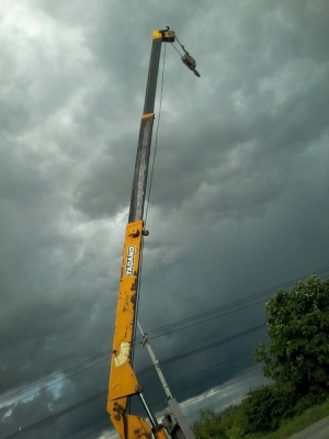 ขาย6ล้อNPR ติดเครน TADANO 2.5ตัน 3ปลอก2ชักรถเดิมๆ